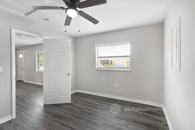 Building Photo - 8149 Monarch Dr