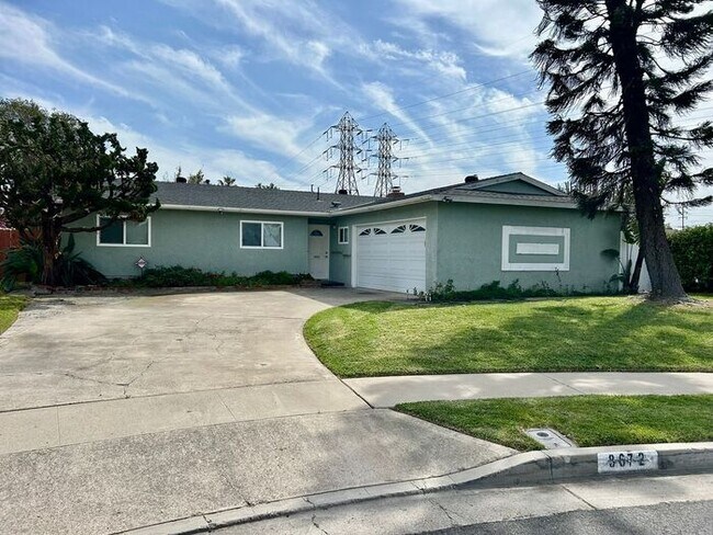 Foto del edificio - FANTASTIC 4BD 1&3/4BA HOUSE FOR LEASE ON CUL-DE-SAC!