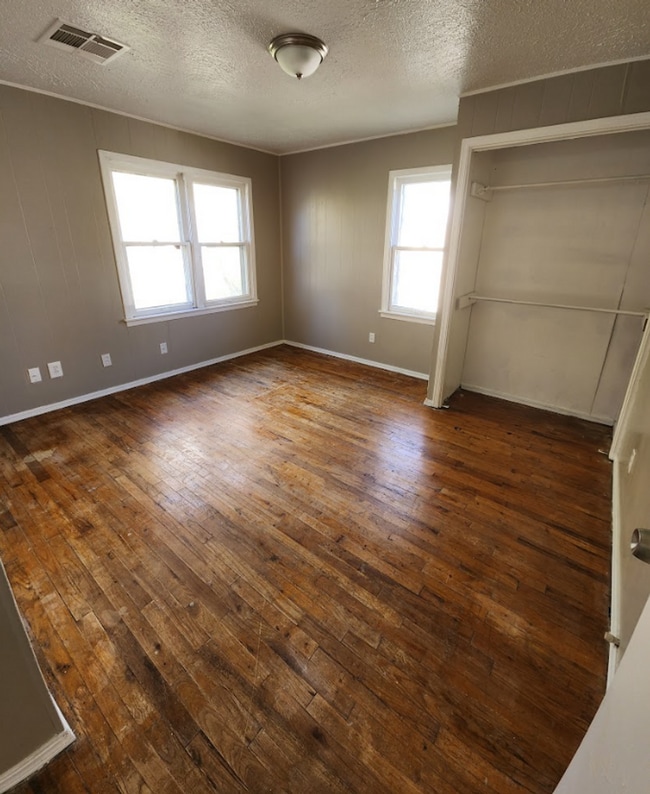Building Photo - RENT TO OWN – DEL CITY, OK