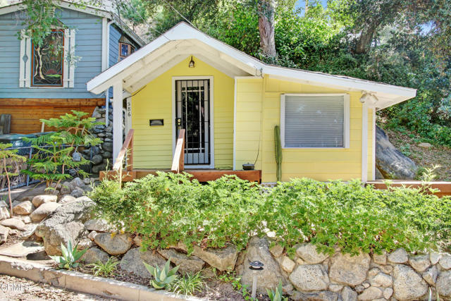 Primary Photo - 586 Los Rocas Dr