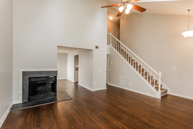 Building Photo - 1902 Shadbark Ct