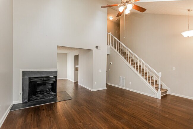 Foto del edificio - 1902 Shadbark Ct