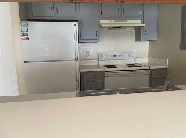 Foto del edificio - Room in Apartment on University Ct
