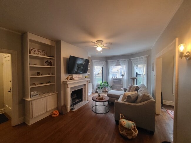 Foto del edificio - 547 W Brompton Ave
