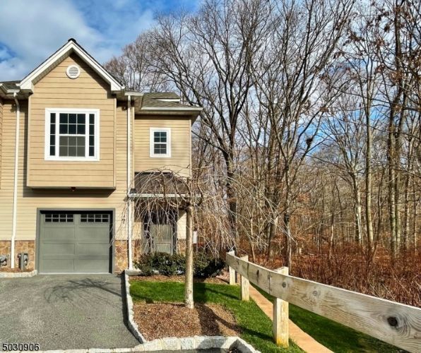 Foto principal - 7 N Ridge Cir