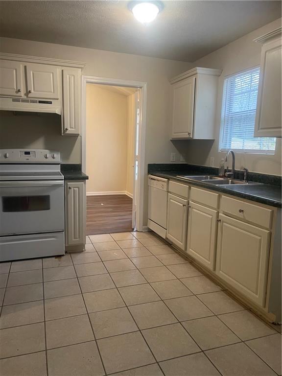 Building Photo - 4957 N Redan Cir