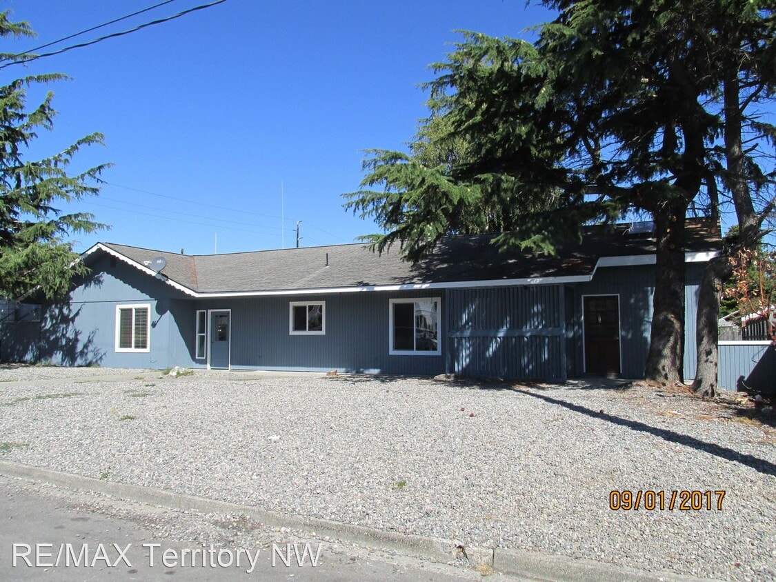 810 28th St, Anacortes, WA 98221 Room for Rent in Anacortes, WA