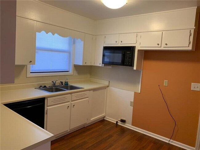 Building Photo - 2910 Marlin Dr