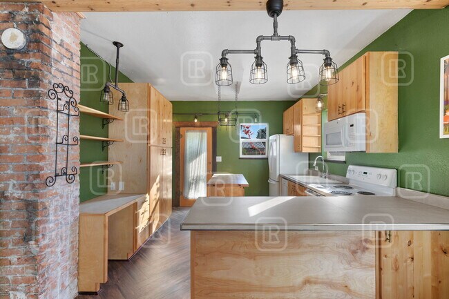 Building Photo - 1414 N Adams St