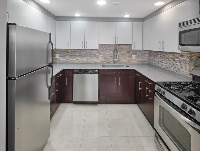 Building Photo - 205 Park Ave