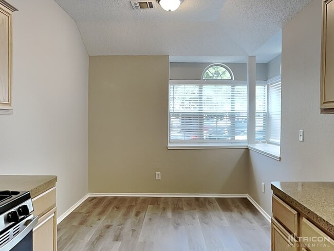 Building Photo - 5208 Wolverton Ct