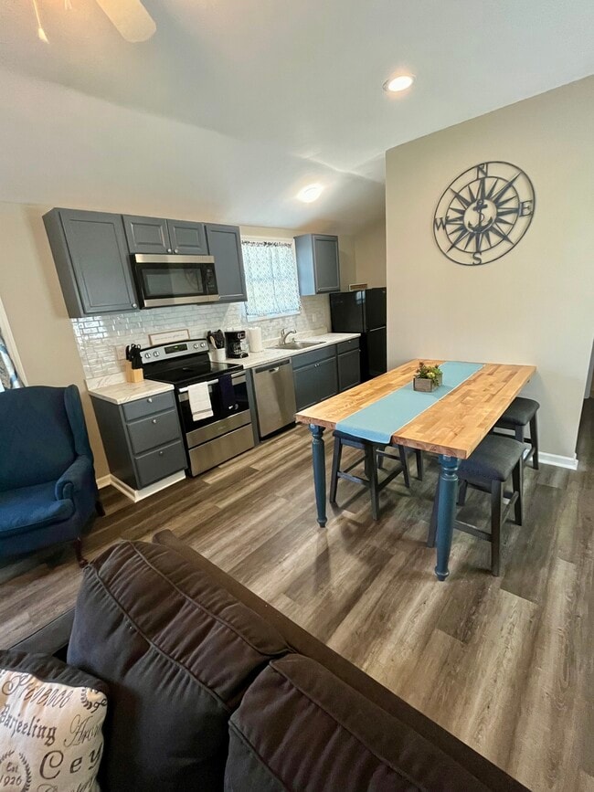 Building Photo - 149 Stone Rd