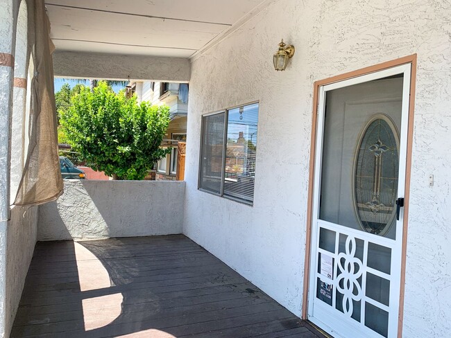 Building Photo - 256 N 16th St