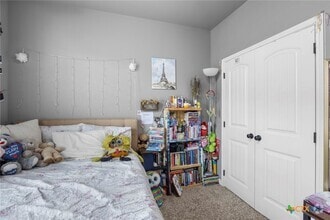 Building Photo - 2124 Blackhawk Lp