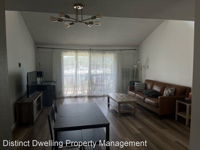 Foto del edificio - 2 br, 1.5 bath House - 29 NW Mountain View...