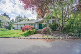 Building Photo - 7003 NW Dogwood Dr