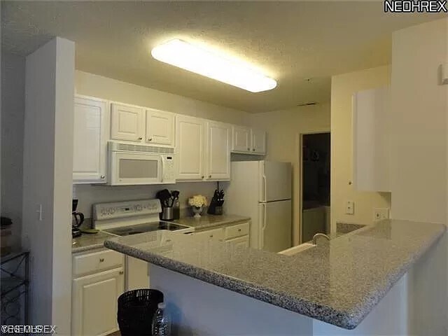Foto del edificio - 15000 Lenox Dr