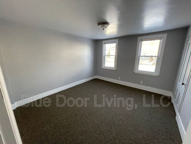 Building Photo - 139 Pearl St