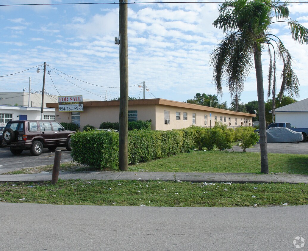 Primary Photo - 850 NW 11th Ave