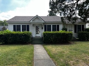 Building Photo - 119 St Julien Ave