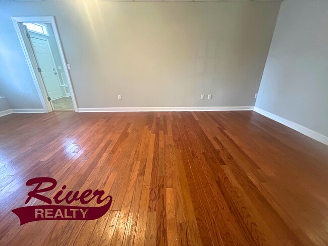 Building Photo - | $1250 | Charming 2-bedroom home for rent...