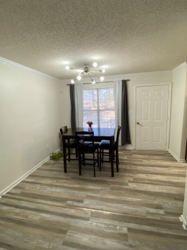 Building Photo - 1118 Tuckawanna Dr