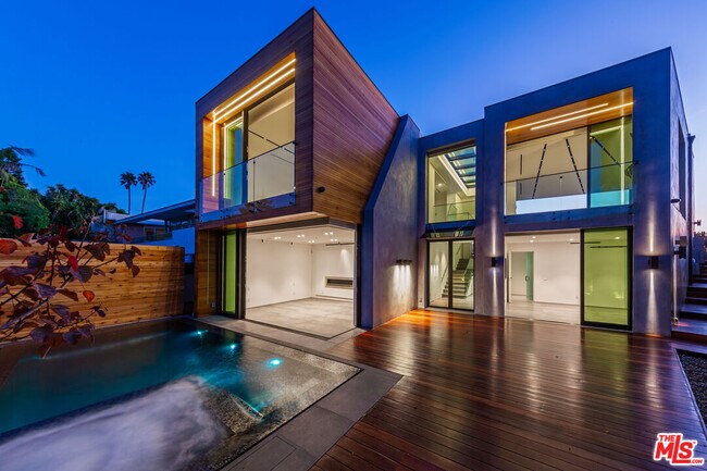 Building Photo - 17543 Tramonto Dr
