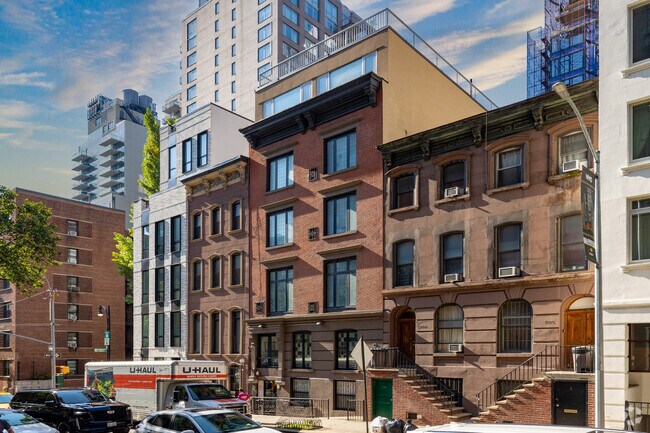 Building Photo - 210 E 35th St