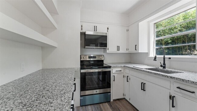 Foto del edificio - 828 W Caraway St