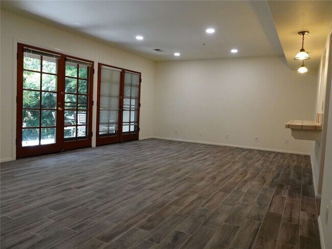 Building Photo - 149 W Marquita