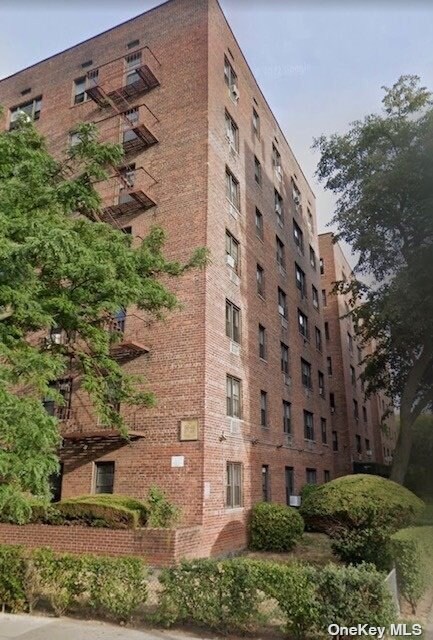 Foto principal - 98-45 57th Ave
