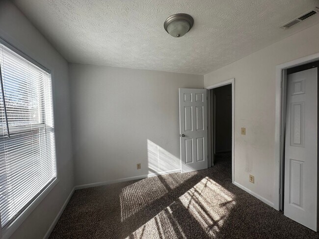 Building Photo - 6764 Willowbrook Dr