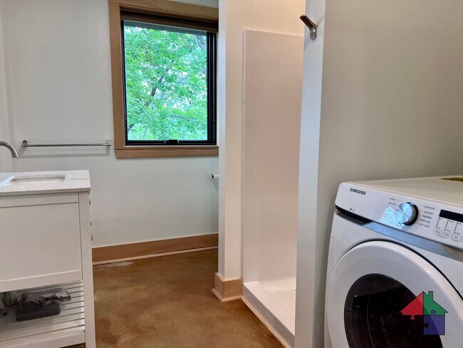 Foto del edificio - 785 Jacobs Rd