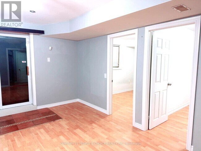 Photo du bâtiment - 26 Rainbow Ct