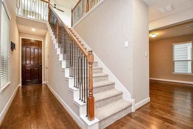 Building Photo - 8622 Cedar Plains Ln