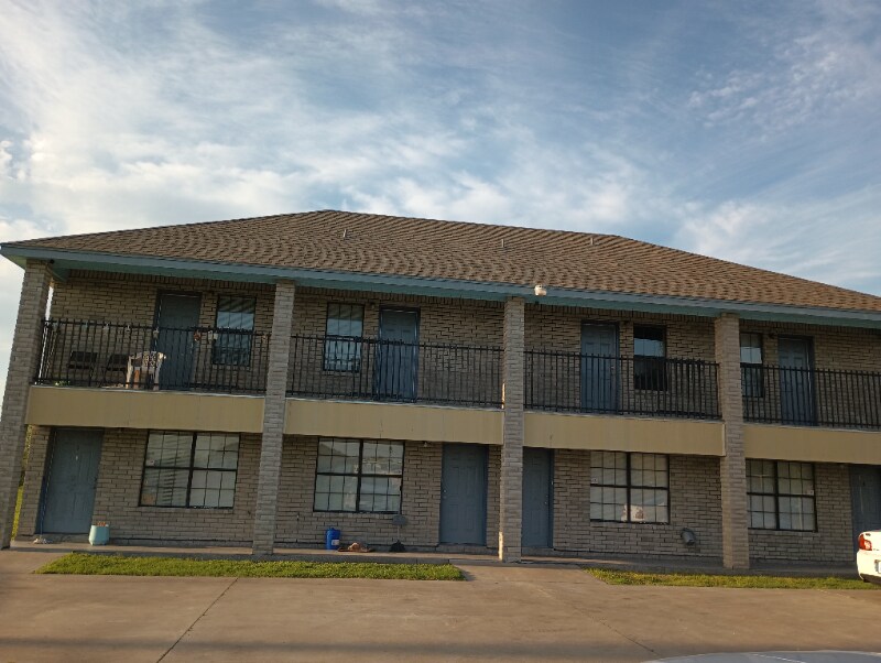 4308 Kings Dr, Mission, TX 78574 Room for Rent in Mission, TX