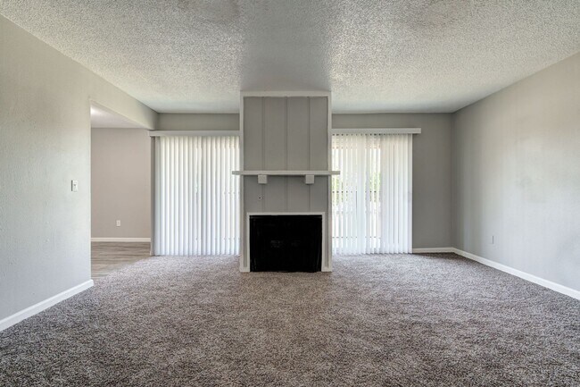 Foto del edificio - 2 Bed 1 Bath Apartment