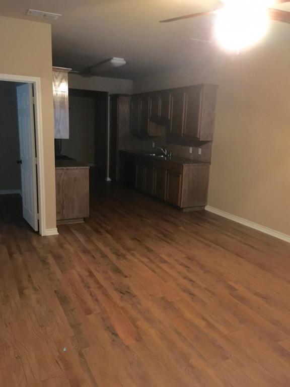 Building Photo - 1909 Daisy Way