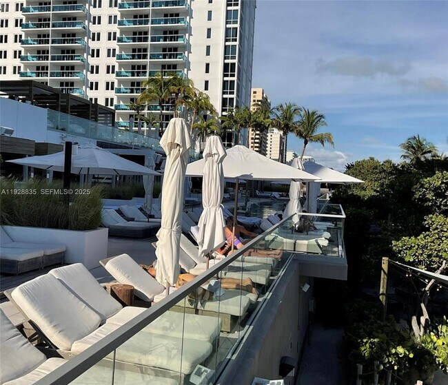 Foto del edificio - 2301 Collins Ave