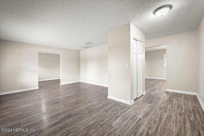 Building Photo - 6920 Torres Dr