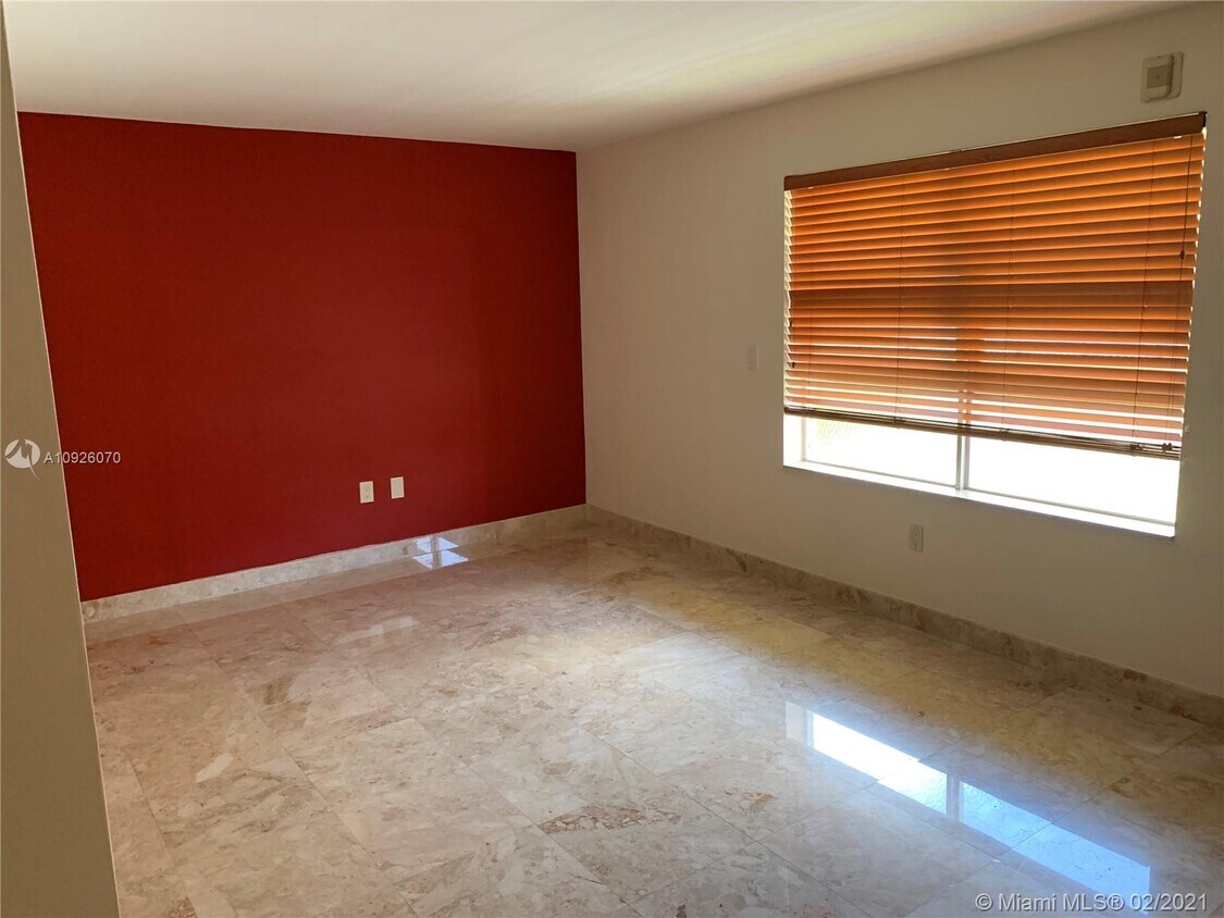 Foto principal - 3881 W Flagler St