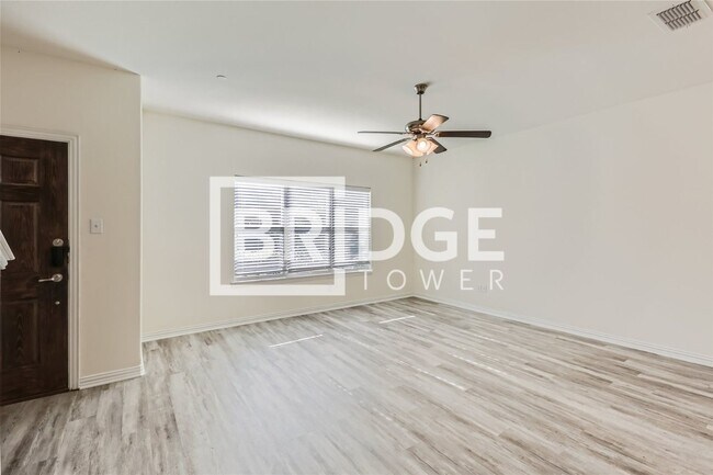 Foto del edificio - 1304 Lake Crest Lane Lewisville, TX 75057-...
