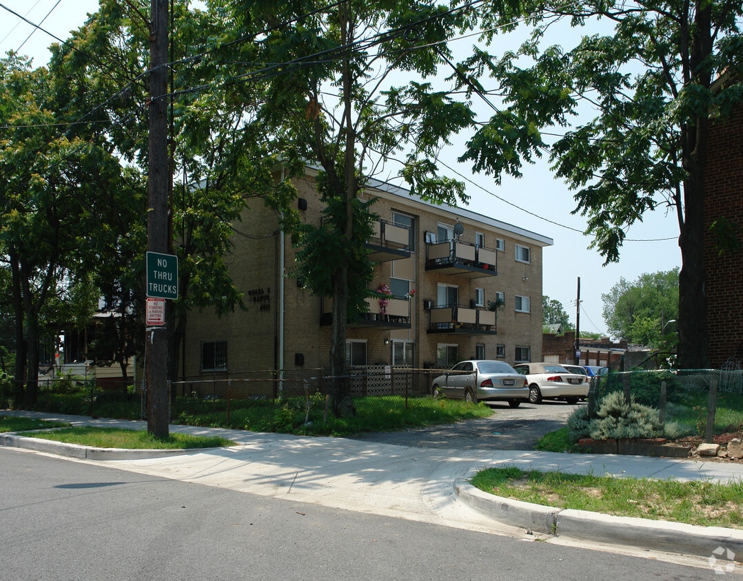 Quarl's Manor Apartments in Washington, DC