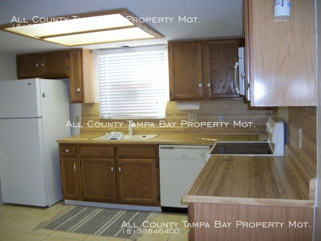 Building Photo - 3401 Sunrise Villas Ct N