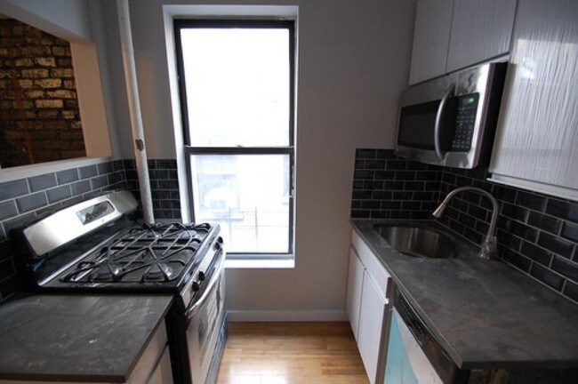 Foto del edificio - 90 Wadsworth Ave