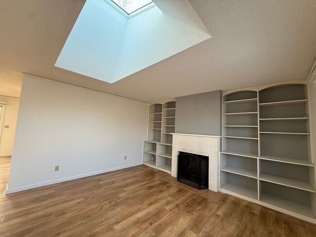 Foto del edificio - $2,600 | 3 Bedroom, 3 Bathroom House | No Pets | Available for Immediate Move In!