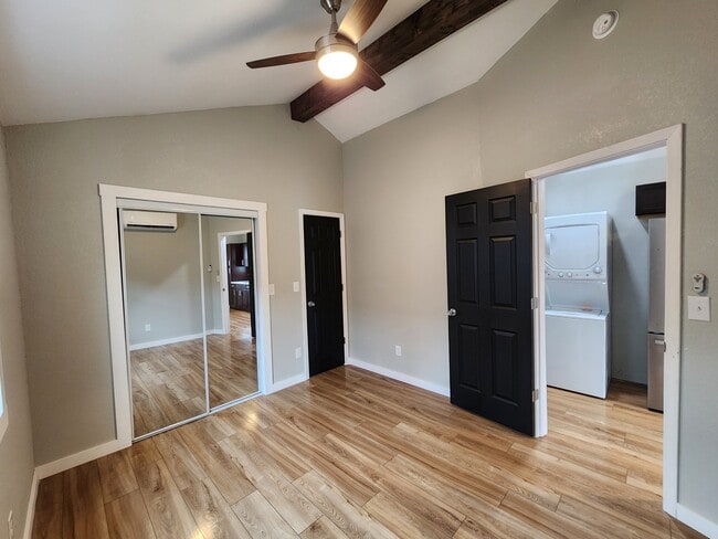 Foto del edificio - 1096 Hawthorne Ave