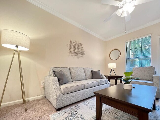 Foto del edificio - 2021 N Lemans Blvd