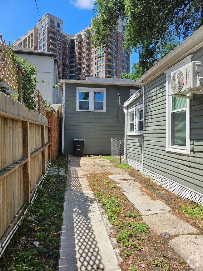 The Museum District Apartments for Rent with Utilities Included