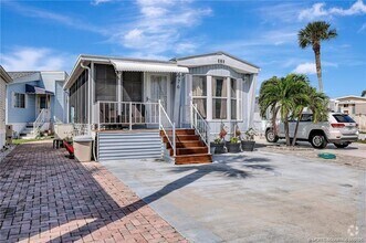 Building Photo - 976 Nettles Blvd